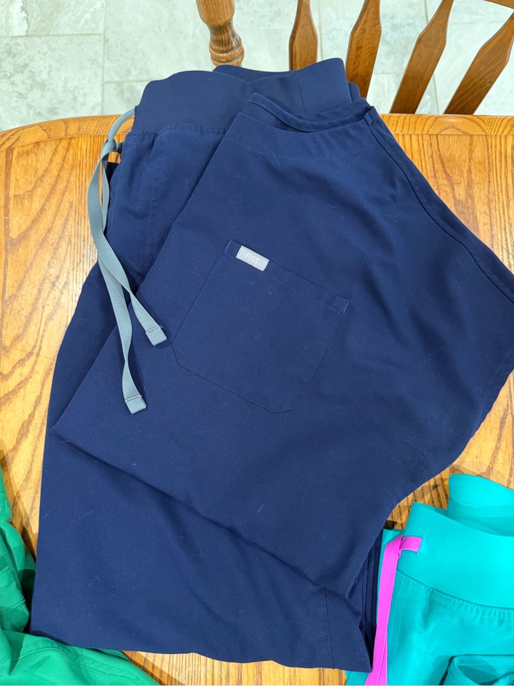 Figs Women’s Navy Scrub Set